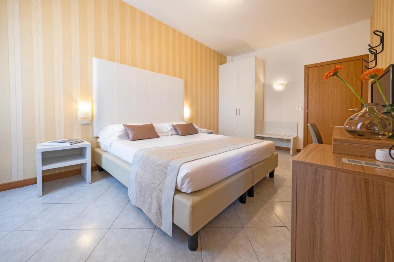 Hotel Al Sole Bardolino Exterior photo