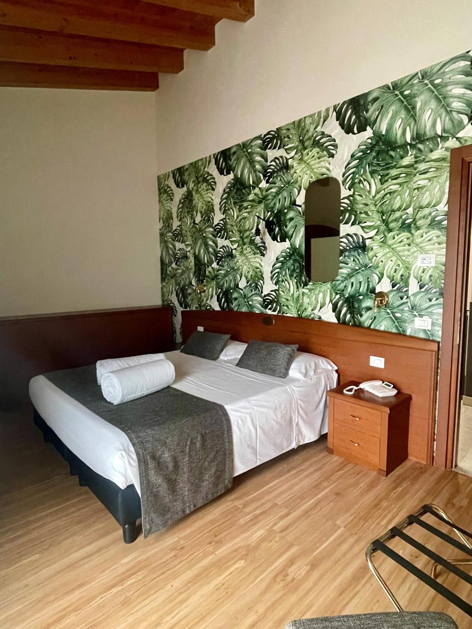 Hotel Al Sole Bardolino Exterior photo