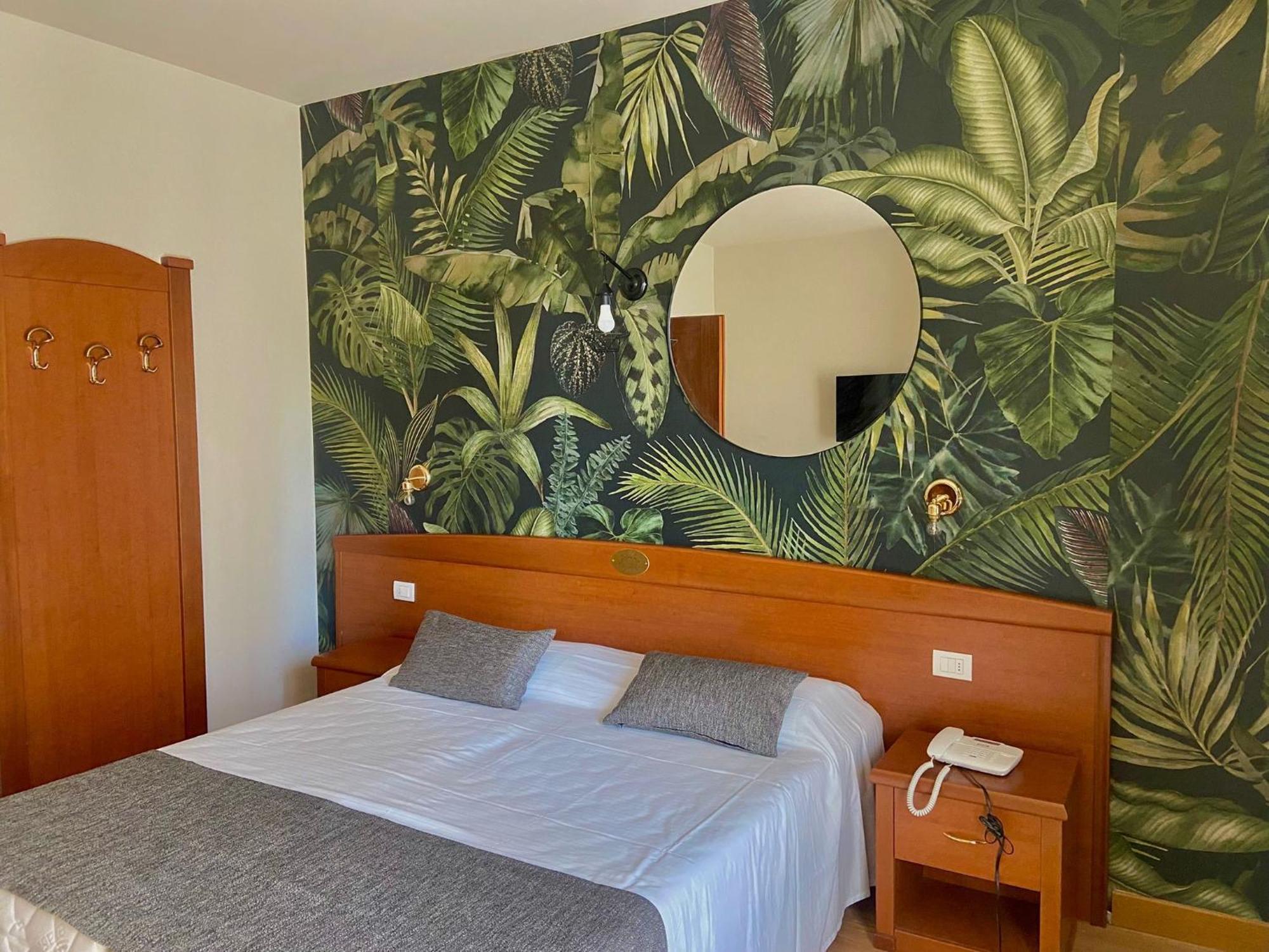 Hotel Al Sole Bardolino Exterior photo