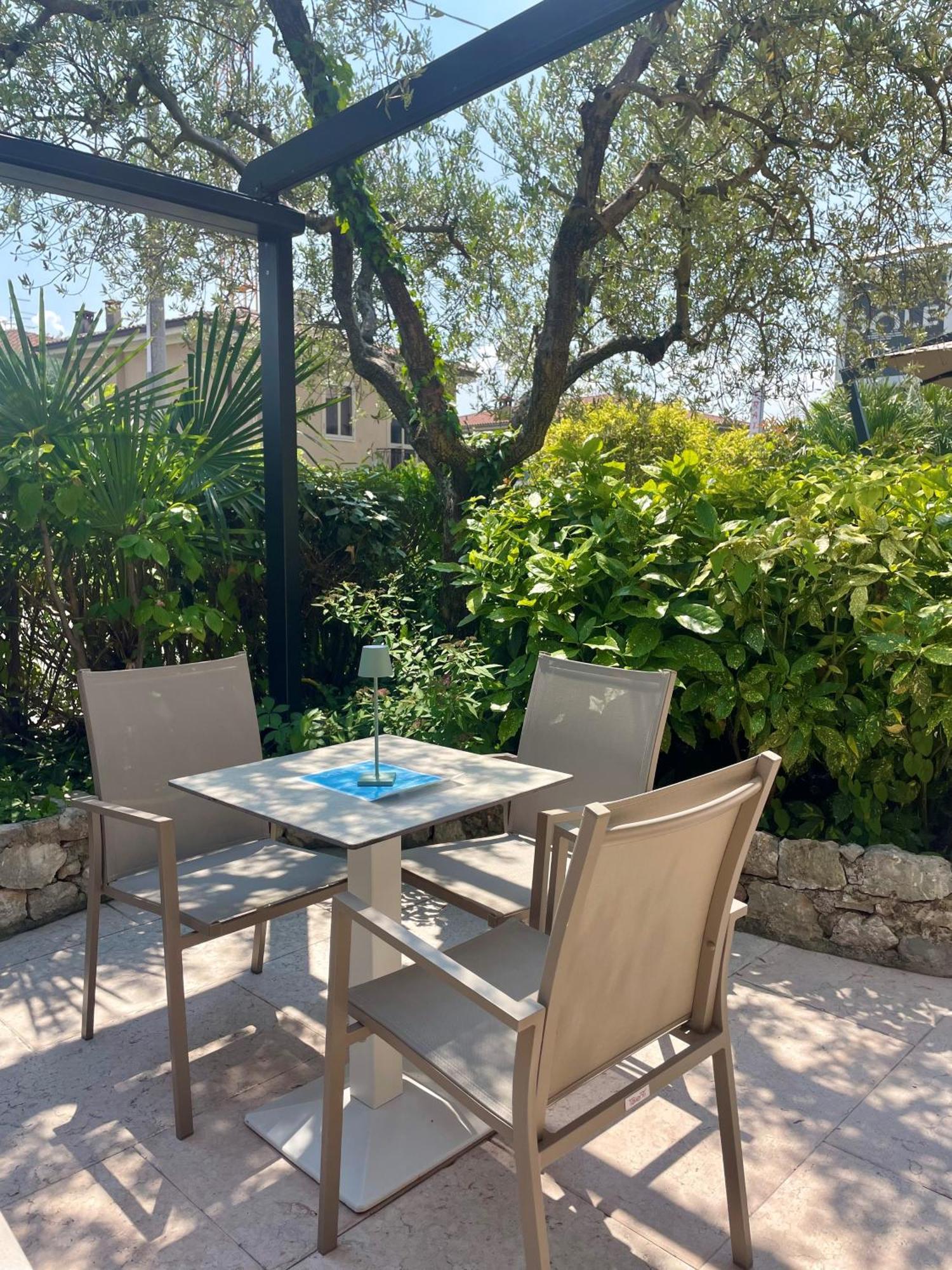 Hotel Al Sole Bardolino Exterior photo